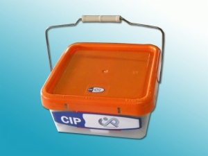 PLASTIC BUCKET WITH HANDLE 2,000NAILS + 2 FUEL CELLS